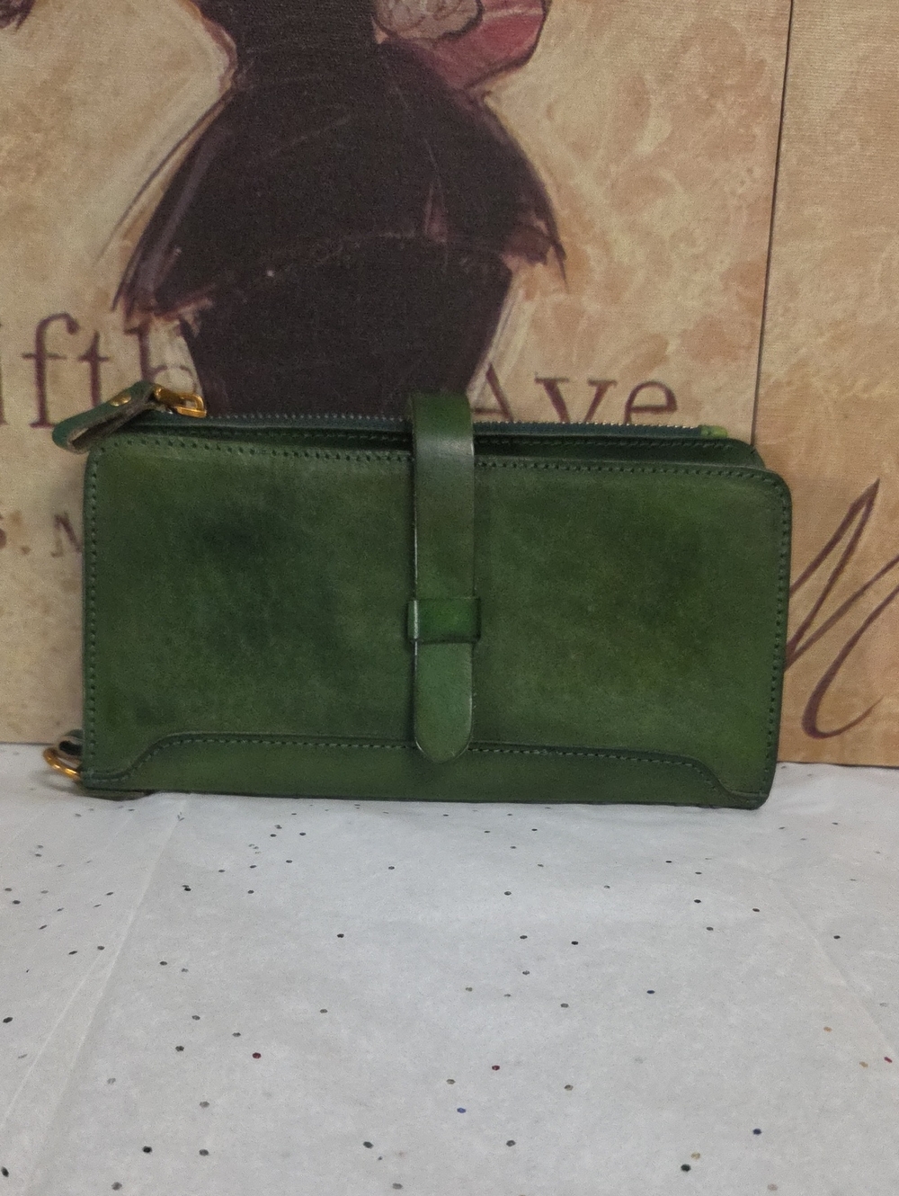 OldTrend Modern Vintage Green Leather Zip Wallet Clutch
